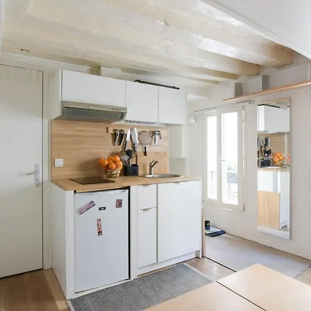 Comfortable Studio In The 7th District Of - Welkeys *